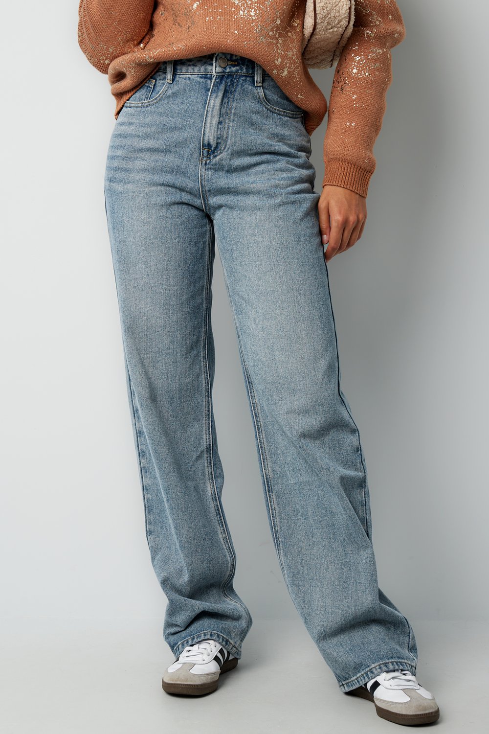 Jeans mit ausgestelltem Bein h5Bild10